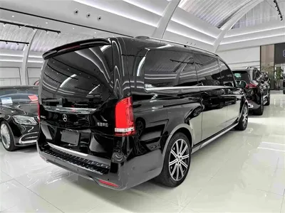 Mercedes-Benz V-Class 2023, 43200 км, за 335000 CNY