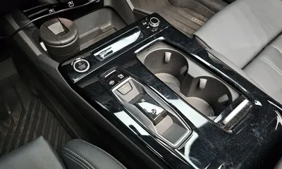 Audi Q6 e-tron 2025, 16048 км, за 65500000 KRW - фото 9