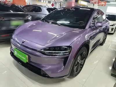 智界 Zhijie R7 · 2026 год