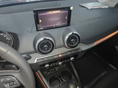 Audi Q2L 2023, 13000 км, за 139100 CNY - фото 6
