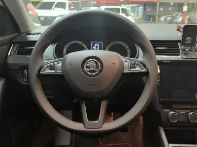 Skoda Octavia 2021, 70000 км, за 52300 CNY - фото 15