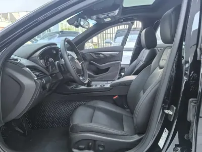 Cadillac CT5 2023, 47000 км, за 129800 CNY