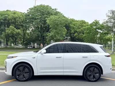 Li Auto Li L7 2024, 44000 км, за 220000 CNY