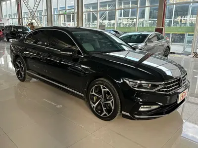 Volkswagen Magotan 2023, 14000 км, за 123800 CNY