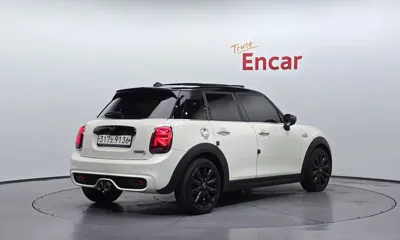 MINI Cooper 2020, 97720 км, за 15490000 KRW
