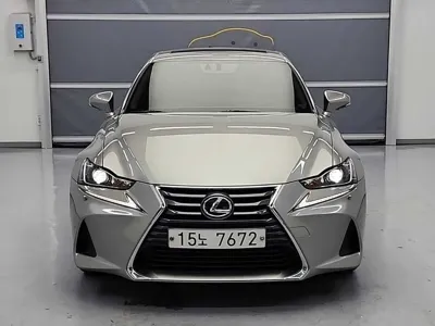 Lexus IS · 2018 год