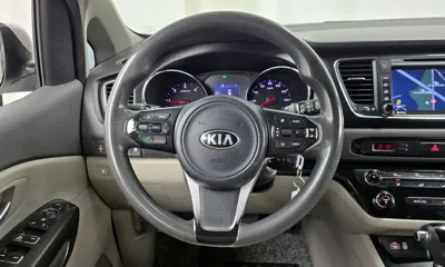 Kia Canival 2016, 131453 км, за 8500000 KRW - фото 13