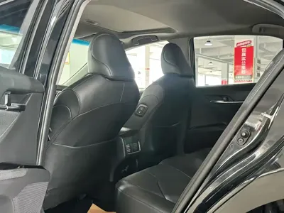 Toyota Camry 2022, 40000 км, за 105800 CNY - фото 8