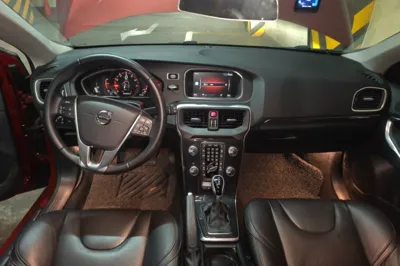 Volvo V40 2017, 26400 км, за 54329.37 CNY - фото 7