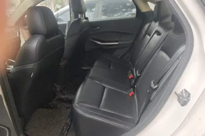 Ford Escort 2017, 64000 км, за 36838.2 CNY - фото 14