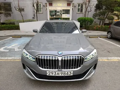 BMW 7-Series · 2020 год