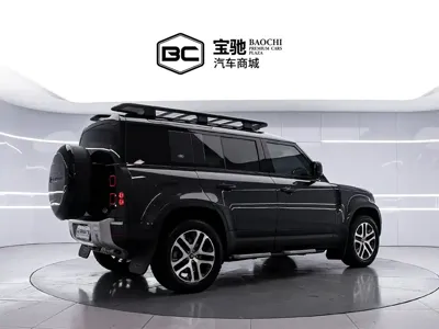 Land Rover Defender 2024, 13000 км, за 658000 CNY