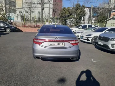Hyundai Grandeur 2015, 108311 км, за 5500000 KRW