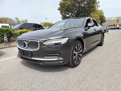 Volvo S90 · 2025 год