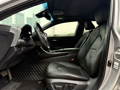 Toyota Avalon 2020, 100000 км, за 88800 CNY