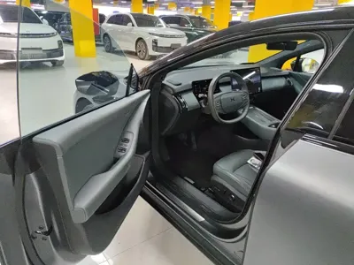 Xpeng P7+ 2024, 24000 км, за 142800 CNY