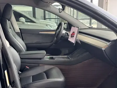 Tesla Model Y 2023, 150000 км, за 142000 CNY - фото 9