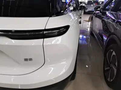 Nio ES6 2024, 26800 км, за 150700 CNY - фото 8