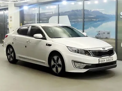 Kia K5 · 2013 год