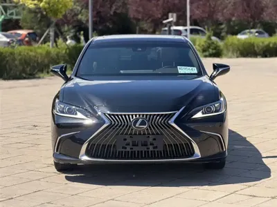 Lexus ES 2019, 160000 км, за 129000 CNY