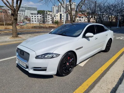 Jaguar XJ · 2016 год
