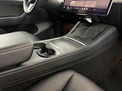 Tesla Model Y 2022, 75000 км, за 158800 CNY - фото 11