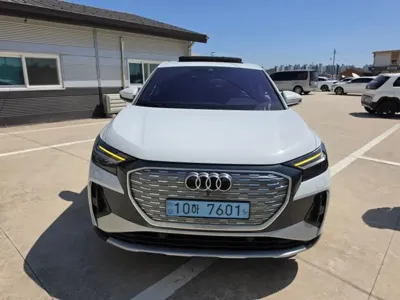 Audi Q4 e-tron 2022, 62443 км, за 9020000 KRW
