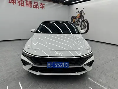 Hyundai Elantra 2023, 17000 км, за 106800 CNY