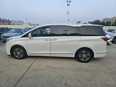 Buick GL8 2018, 80000 км, за 75000 CNY