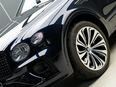 Bentley Bentayga 2025, 39000 км, за 2618000 CNY