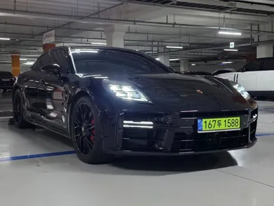 Porsche Panamera · 2025 год
