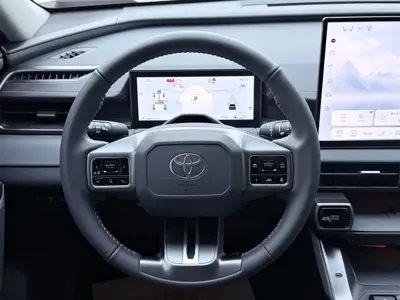 Toyota RAV4 2026, 7000 км, за 176000 CNY - фото 15