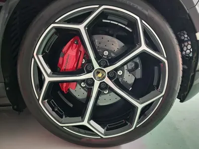 Lamborghini Huracan 2023, 4011 км, за 367000000 KRW - фото 9