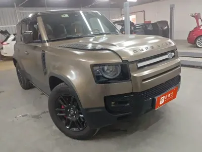 Land Rover Defender 2021, 106000 км, за 395000 CNY