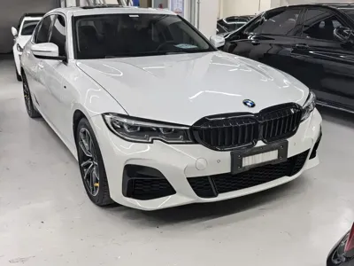 BMW 3 Series 2021, 68000 км, за 125300 CNY