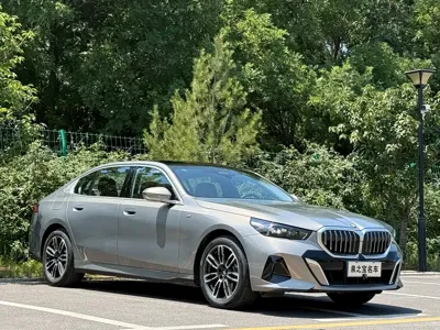 BMW 5 Series 2025, 10000 км, за 259000 CNY