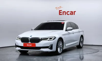 BMW 5-Series · 2022 год