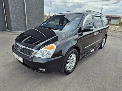 Kia Canival · 2011 год