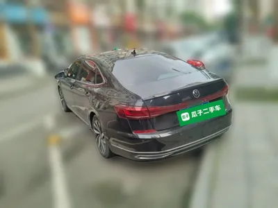 Volkswagen Passat 2024, 18700 км, за 127305.57 CNY