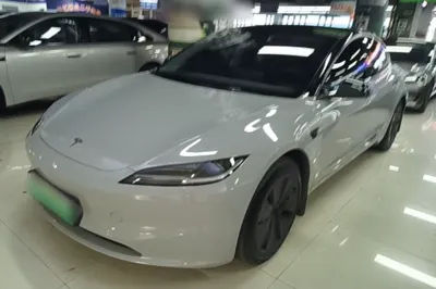 Tesla Model 3 · 2023 год