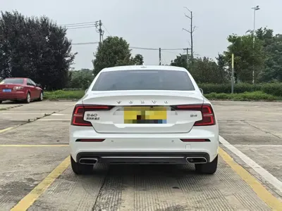 Volvo S60 2022, 80000 км, за 93000 CNY - фото 8
