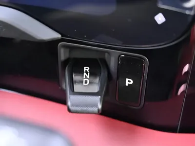 Porsche Taycan 2025, 8730 км, за 225000000 KRW - фото 9