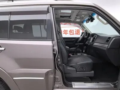 Mitsubishi Pajero (Import) 2015, 189400 км, за 73800 CNY - фото 23
