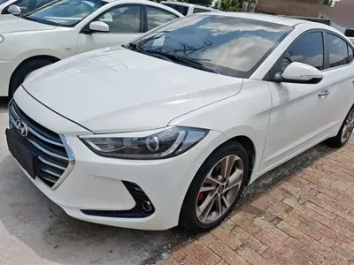 Hyundai Elantra · 2018 год