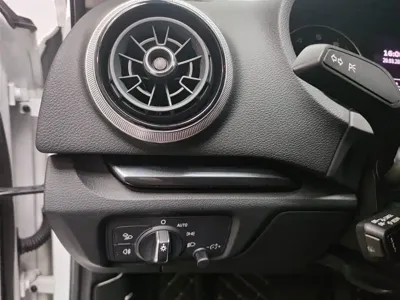 Audi A3 2020, 81000 км, за 73800 CNY - фото 16