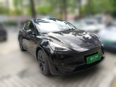 Tesla Model Y 2023, 30700 км, за 198915.38 CNY