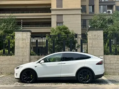 Tesla Model X 2017, 93000 км, за 138800 CNY - фото 5