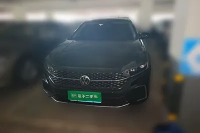 Volkswagen Passat 2023, 21000 км, за 108052.35 CNY