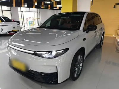 Leapmotor Leapmotor C10 2025, 7600 км, за 114100 CNY