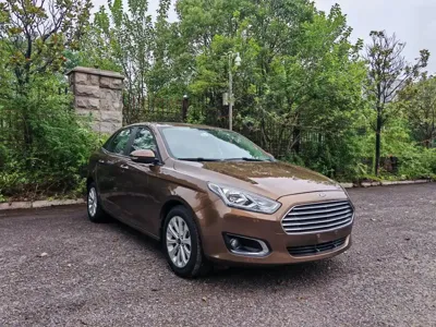 Ford Escort 2015, 82400 км, за 20600 CNY - фото 8